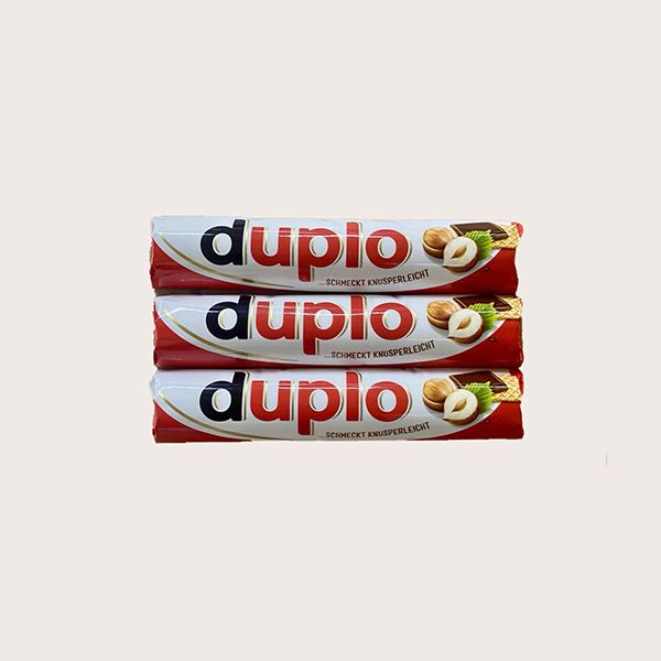 Батончик Ferrero Duplo 18,2 г чорний Батончик Ferrero Duplo 18,2 г чорний