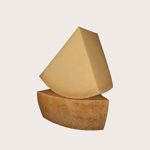 Пармезан  в/у ваг. 37% Італія